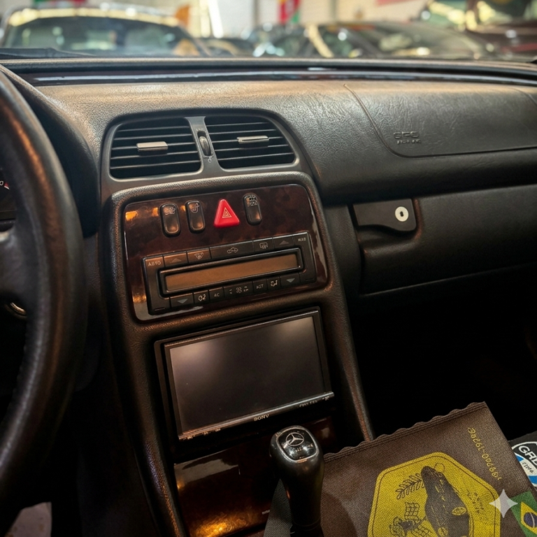 Mercedes CLK 320 Black Flag (1)