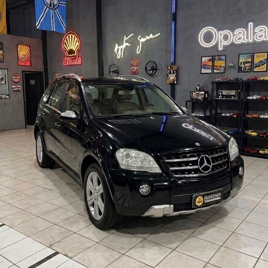Mercedes-Benz ML 63 AMG 2011 V8 disponível na Black Flag